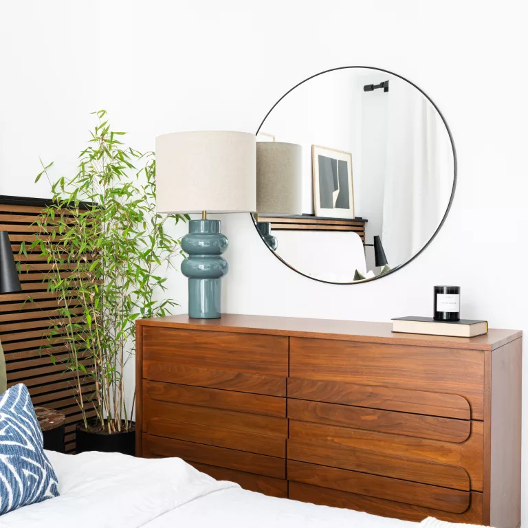 Idées de miroir de chambre à coucher - 10 façons amusantes et fonctionnelles d'utiliser les miroirs 7 idees de miroir de chambre a coucher 7