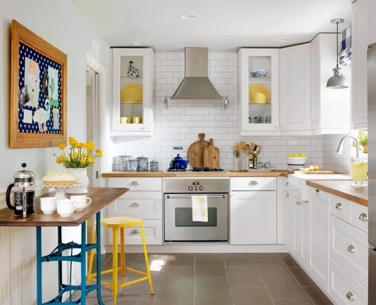 Idées de petites cuisines: 46 façons de tirer le meilleur parti de votre petit espace
