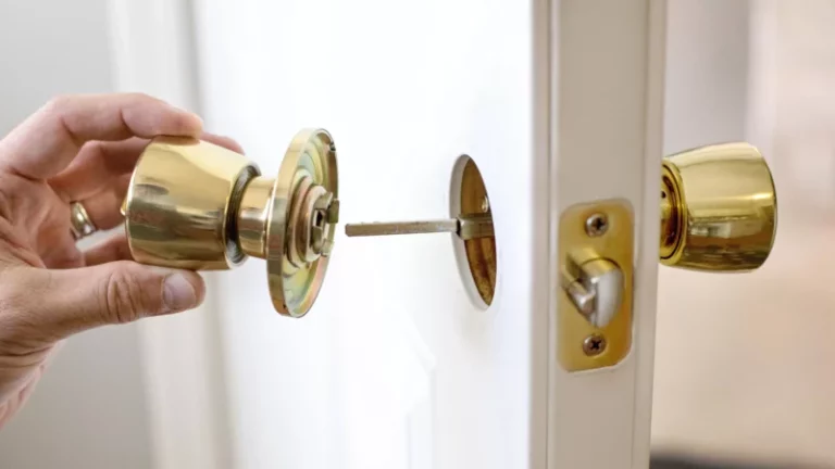 Comment installer un bouton de porte