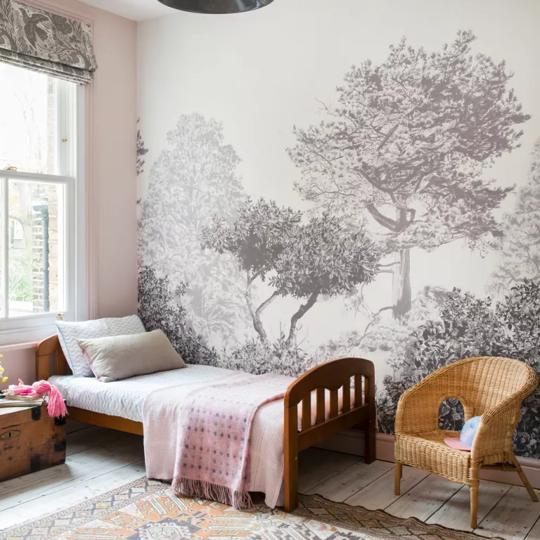 decor en scene avec une peinture murale