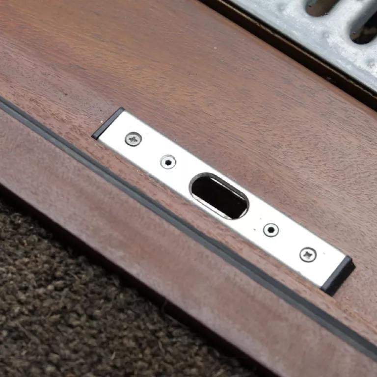 Comment réparer une porte qui coince en 7 étapes faciles 4 Comment reparer une porte qui coince 4