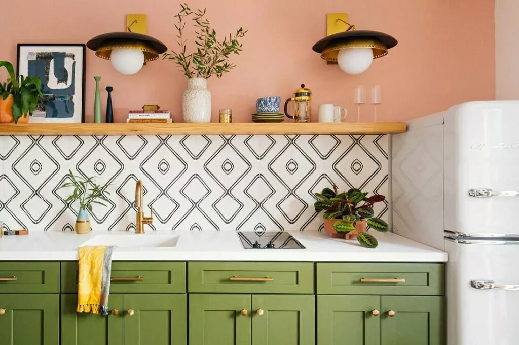 17 tendances dosserets de cuisine pour 2023, selon les concepteurs 12 couleurs tendances armoires de cuisine